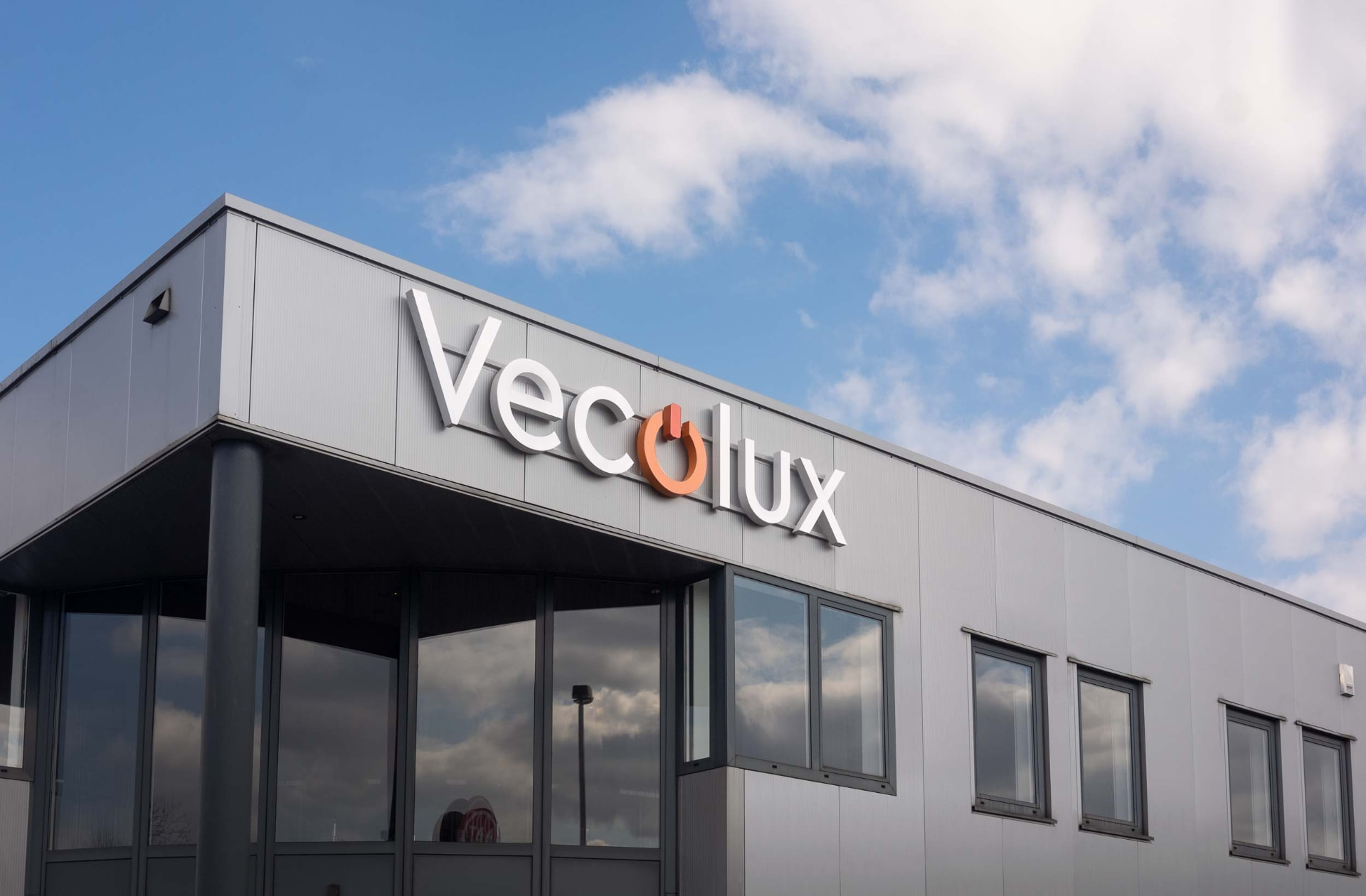 Het Vecolux-gebouw in Sint-Job-in-'t-Goor
